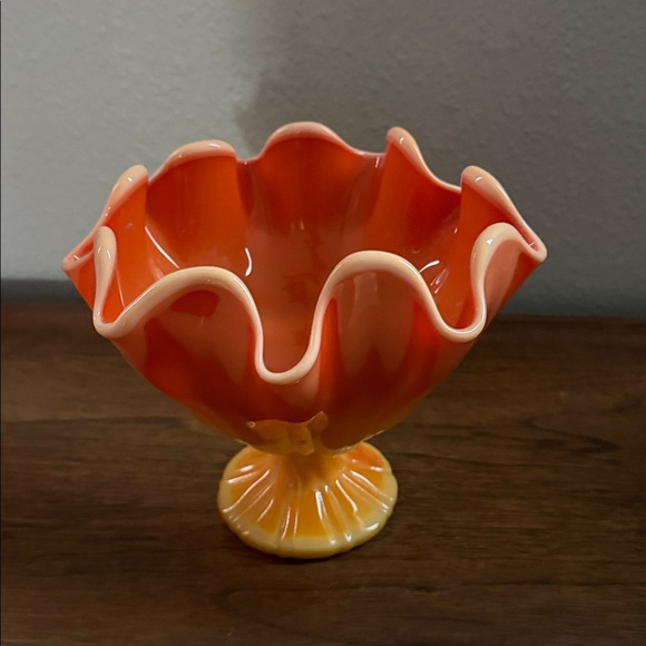Vintage LE Smith Bittersweet Orange
Slag Glass Compote Pedestal … Beautiful! 🧡 - Picture 5 of 9